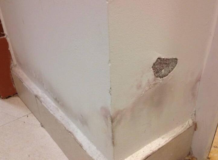 墻面滲水有什么辦法修復(fù)？屋頂防水施工的時(shí)候這些要留意